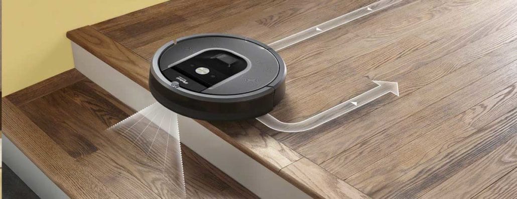 iRobot Roomba e6 (e6192) - Aspirateur Robot Connecté - 2 brosses Caoutchouc  Multisurfaces Anti-emmêlement - Idéal Animaux - Suggestions personnalisées